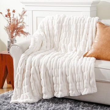 Luxurious Cream Faux Fur Throw Blanket for Ultimate Comfort