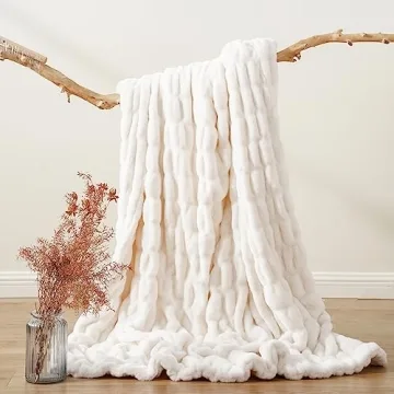 Luxurious Cream Faux Fur Throw Blanket for Ultimate Comfort