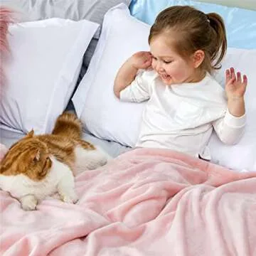 Bedsure Bedding Fleece Blanket for Girls and Boys - Soft Cozy Cute Small Throw Blankets for Travel, 43x55 Inches, Pink