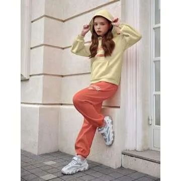 Stylish Girls Tracksuit Set Comfortable Fashionable Wear