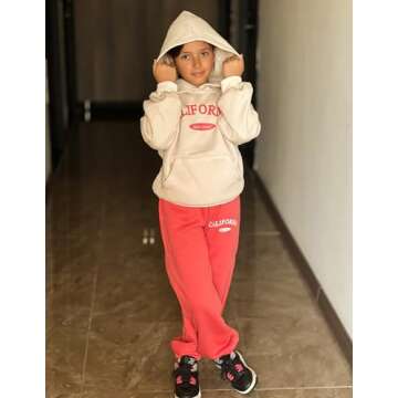 Stylish Girls Tracksuit Set Comfortable Fashionable Wear