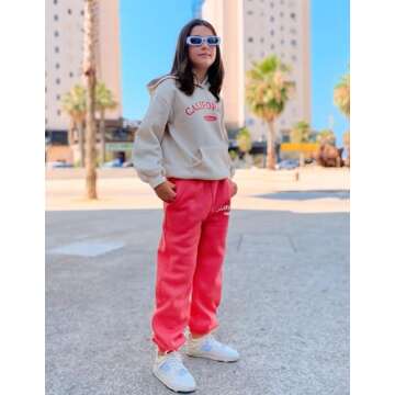 Stylish Girls Tracksuit Set Comfortable Fashionable Wear