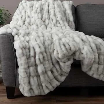 Oversized Ruched Faux Fur Blanket for Luxurious Comfort