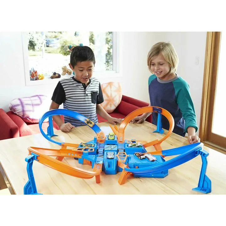 Hot Wheels Criss Cross Crash Track Set