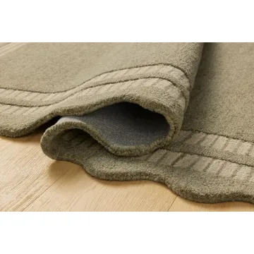 Loloi Scottie Area Rug with Scalloped Design