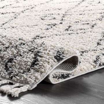 nuLOOM Nieves Moroccan Diamond Tassel Area Rug, 8x10, Off-white