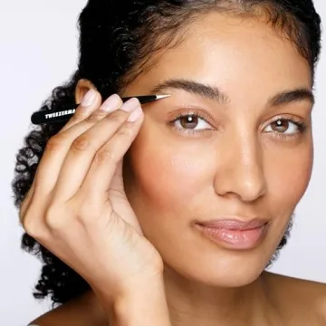 Tweezerman Slant Tweezer for Precision Grooming