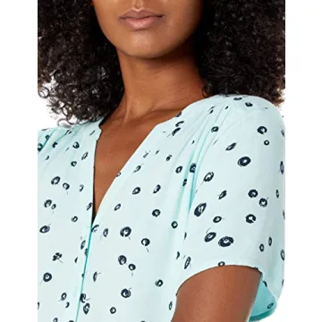 Amazon Essentials Women's Relaxed-Fit Short-Sleeve Woven Blouse, Aqua Blue Poppy, Small
