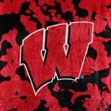 Wisconsin Badgers Plush Throw Blanket for Ultimate Comfort