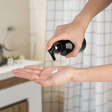 Pump Bottle Dispenser, Yebeauty 10oz/300ml Empty Plastic Shower Refillable Dispenser Soap Shampoo Pump Dispenser Containers with Pump Multipurpose for Cosmetic Kitchen Bathroom, 2-Pack Green