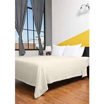 Organic Cotton Blanket with Diagonal Herringbone Weave