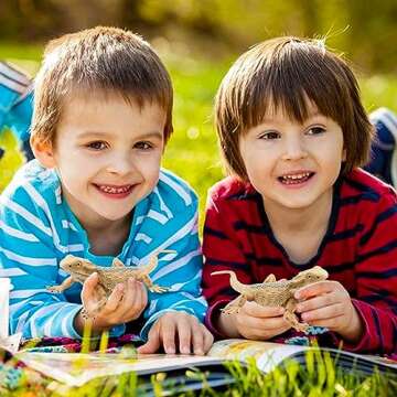 Rismise Lizard Figurine Toys Lizard Animals Figures Lizard Toys Plastic Lizard Model Bearded Dragon Animal Figurines for Cake Decoration Educational Toys Gecko Animal Trick Reptile Prank Props