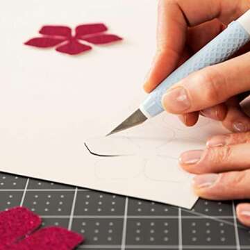 Cricut TrueControl Knife Kit - For Use As a Precision Knife, Craft knife, Carving Knife and Hobby Knife - For Art, Scrapbooking, Stencils, and DIY Projects - Comes With 5 Spare Blades - [Blue]