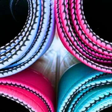 Generic Standard Mahjong Mat (4 Color Combinations) | Scalloped Edges & Bright Colors | 31"" x 31"" (Blue Center- Green Scallop)