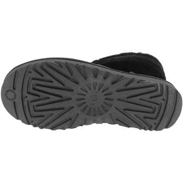 UGG Women's Fluff Mini Quilted Boot, Black, 9