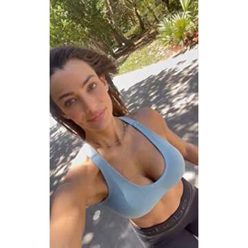 Evercute Sports Bra for Women Padded Medium Support Criss Cross Strappy Bras Seamless High Impact Yoga Exercise Athletic Bras