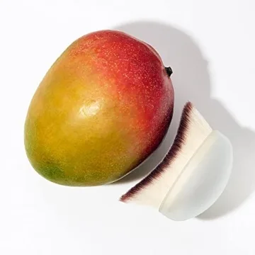 Undone Beauty Seamless Palm Brush for Perfect Contouring