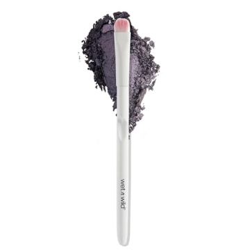 Wet n Wild Small Eyeshadow Brush for Precise Application