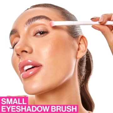 Wet n Wild Small Eyeshadow Brush for Precise Application