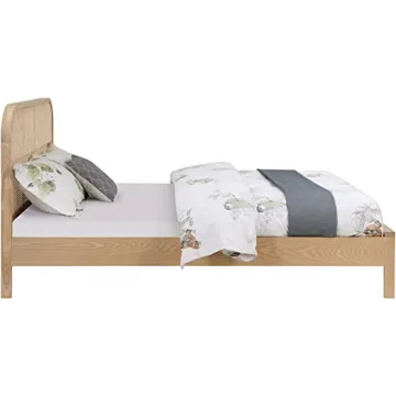 Meridian Furniture Siena King Bed – Modern Elegance