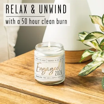 Engagement Gift Candle for Couples - 'Engaged 2026'
