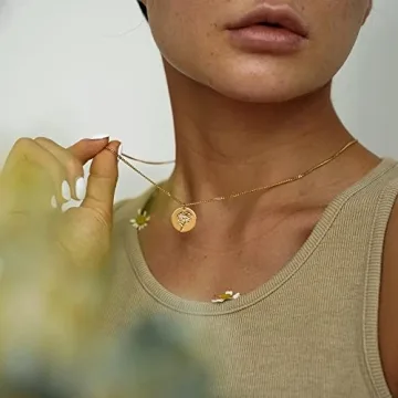 18K Gold November Chrysanthemum Birth Flower Necklace