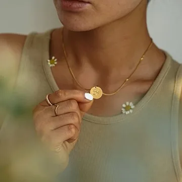 18K Gold November Chrysanthemum Birth Flower Necklace