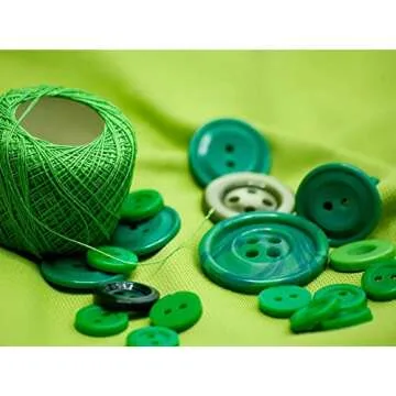 Green Buttons 4 Holes Round Buttons for DIY Sewing Craft, 1 Inch to 0.6 Inch Assorted Sizes 660 Pcs