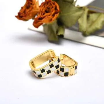 Dainty Checkered Oval Hoop Earrings for Women - 18K Gold Filled