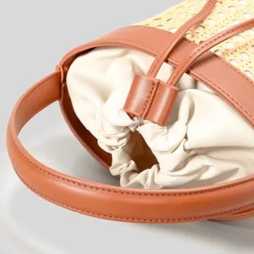 Rattan Bucket Bag Stylish Straw Beach Handbag for Summer