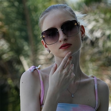 Dollger Square Oversized Sunglasses for Women Trendy Black Sunglasses Large Frame Gradient Lens UV400 Protection