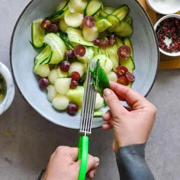 Westmark Germany Stainless Steel 5-Blade Herb Scissors with Cleaning Comb (Green)