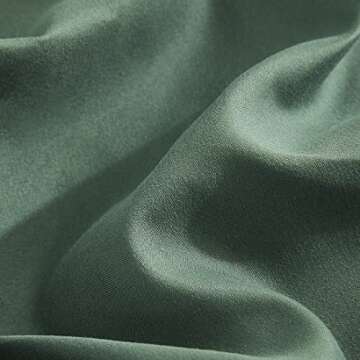 Nayoroom Sage Green Comforter Set Queen Size Solid Color Minimalist Bedding Sets 3 Pieces Soft Microfiber Boho Aesthetic Farmhouse Comforters Set Gifts for Women Men (1 Comforter, 2 Pillowcases)