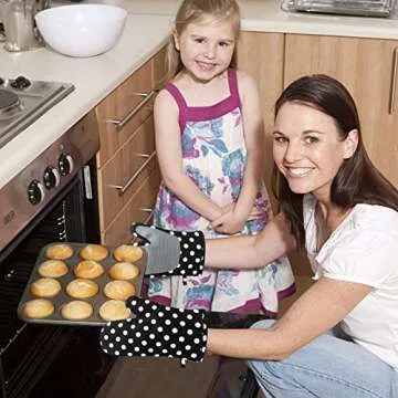 Stylish Win Change Oven Mitts and Potholders Set for Cooking