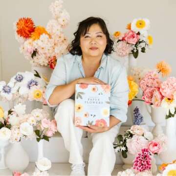 The New Art of Paper Flowers: The Complete Guide to Crafting Gorgeous Crepe Paper Flowers