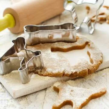 GWHOLE 26 Pcs Multi-Shape Cookie Cutter Set for Kids