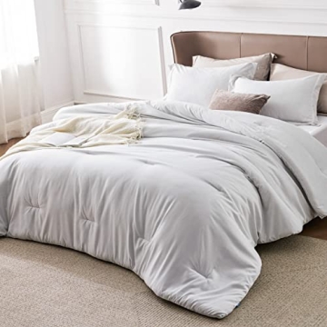 Soft Bedsure Queen Comforter Set Ideal for All Seasons