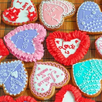 Heart Cookie Cutter Set for Creative Baking - 8 Pieces