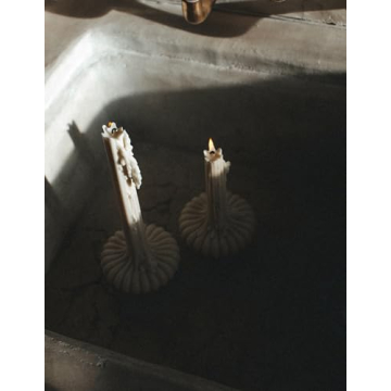 LAWA Pumpkin Base Soy Candles - Elegant Home Decor Gift Idea