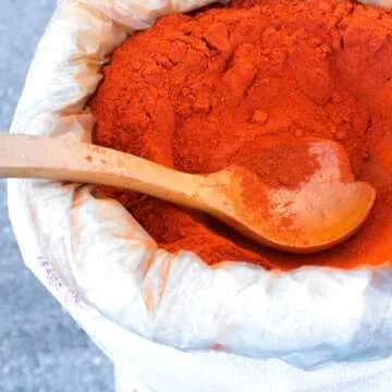 Unpretentious Smoked Paprika, 1 lb, Ground Spice Made from Dried Red Chile Peppers, Strong & Smoked Flavor