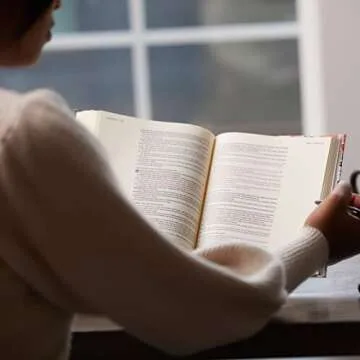 KJV Journal the Word Bible, Reflect, Journal or Create Art Next to Your Favorite Verses (Pink Floral Cloth over Board, Red Letter, Comfort Print: King James Version Holy Bible)