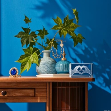 LENOAPHYS 3D Taylor Heart Hands Crystal Sculpture