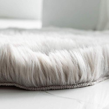 Carvapet Luxury Soft Faux Sheepskin Area Rug 2ft x 3ft Grey