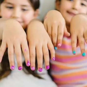 Piggy Paint | 100% Non-Toxic Girls Nail Polish | Safe, Cruelty-free, Vegan, & Low Odor for Kids | Party Hearty (4 Polish + Nail Art Gift Set)