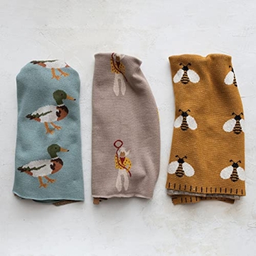 Creative Co-Op Baby Blanket with Cute Bee Print