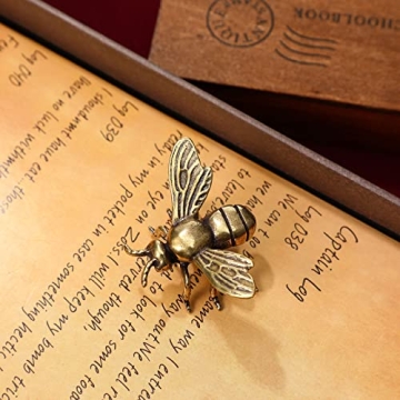 Stylish 2pcs Gold Bee Figurines for Elegant Decor