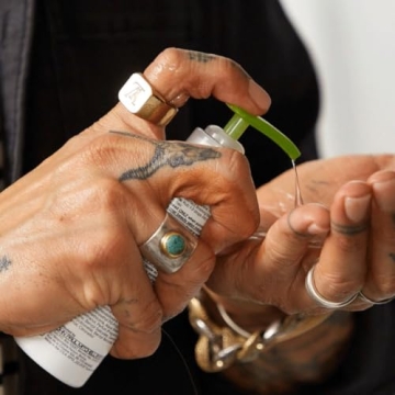 Brilliant Shine with Paul Mitchell Gloss Drops Shine Serum