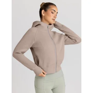 Trendy Queen Women’s Cozy Zip Up Hoodie - Stylish Comfort