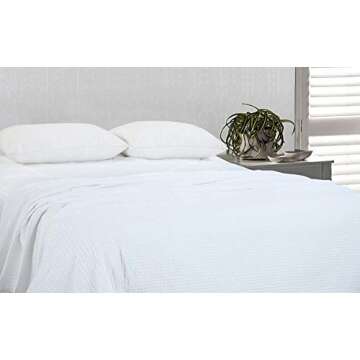 HILLFAIR 100% Combed Cotton Blanket– Queen Size Bed Blanket– Warm Soft All Season Breathable Lightweight Summer Blankets– Waffle Weave Home Decor Bed Blanket- White Queen Bed Cotton Blankets/Bedcover