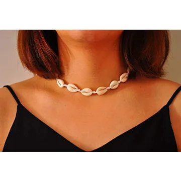 Stylish Natural Cowrie Shell Necklace for Summer